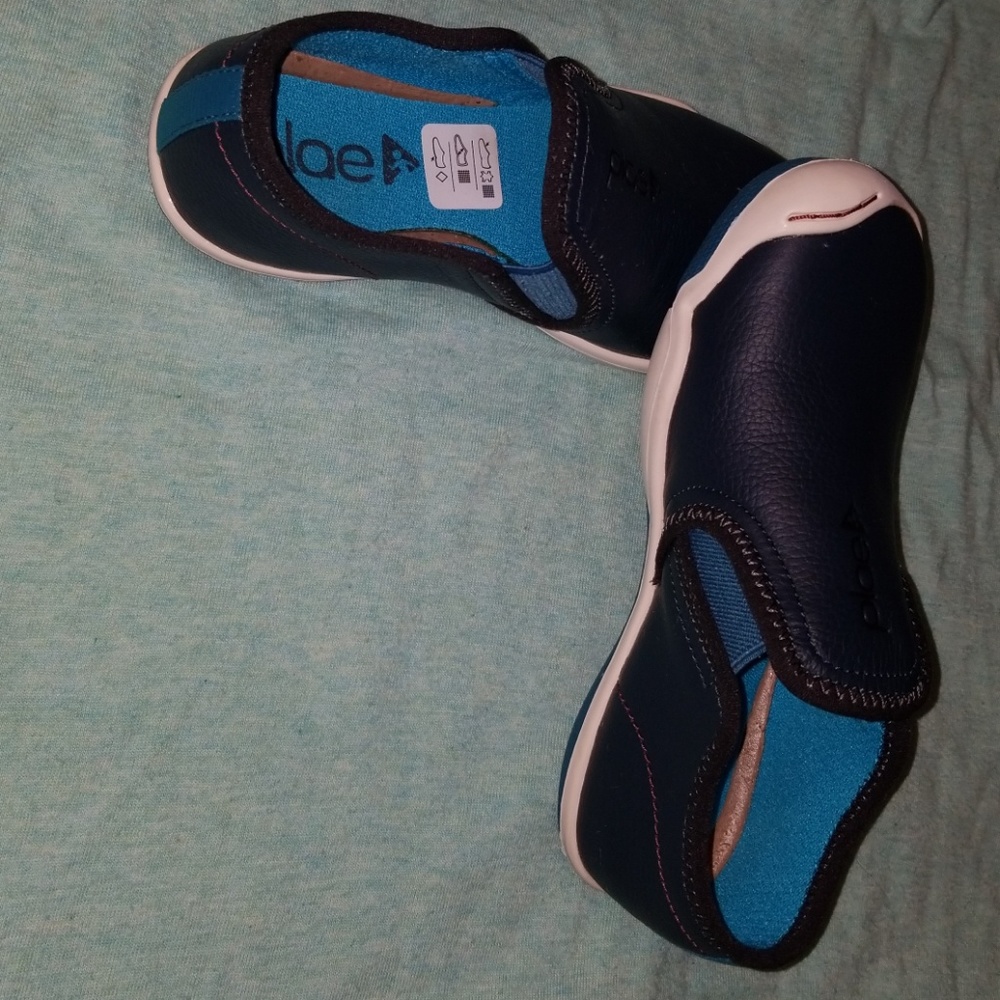 Boys plae slip on shoe